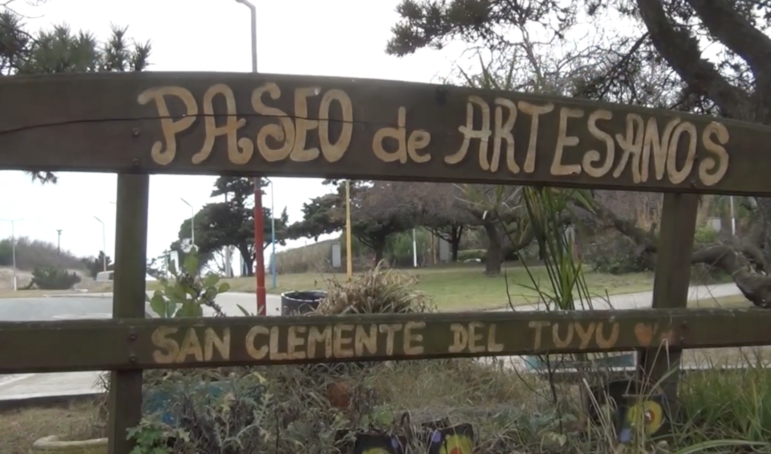 LA FERIA ARTESANAL DE LA PLAZA SARMIENTO INFORMÓ QUE LAS VENTAS EN VACACIONES FUERON «TRANQUILAS» Y QUE EL FESTIVAL DE INVIERNO RESULTÓ MUY POSITIVO