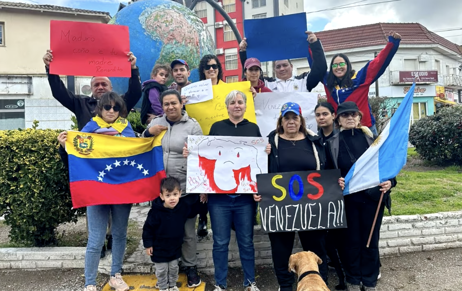 VENEZOLANOS RESIDENTES DE SAN CLEMENTE  SE MANIFESTARON CONTRA EL RÉGIMEN DE MADURO