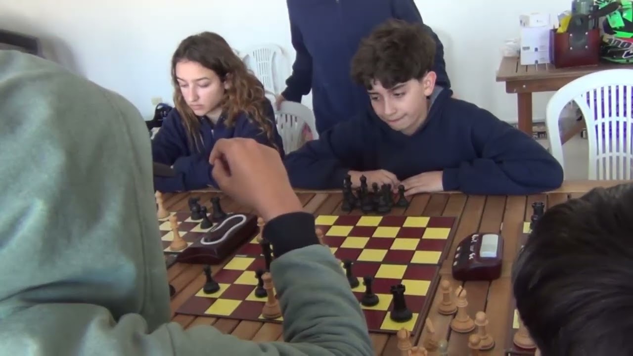 OLIMPIADAS ESCOLARES DE ATLETISMO Y DE AJEDREZ EN EL POLIDEPORTIVO DE SAN CLEMENTE